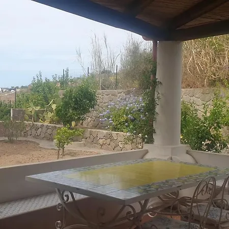 דירה With Garden In Pianoconte -lipari *