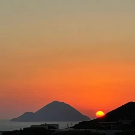 With Garden In Pianoconte -lipari *