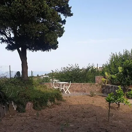 With Garden In Pianoconte -lipari ליפארי